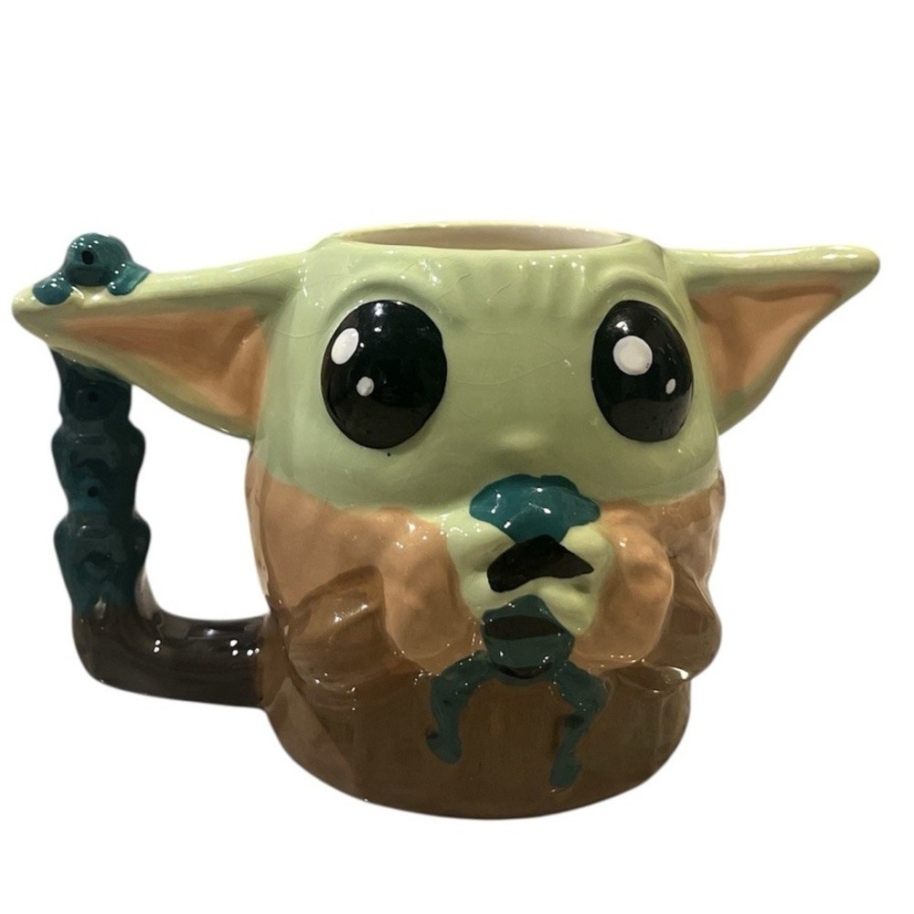 Star Wars THE MANDALORIAN  Baby Yoda 4" CERAMIC MUG  Mug By Zak!
